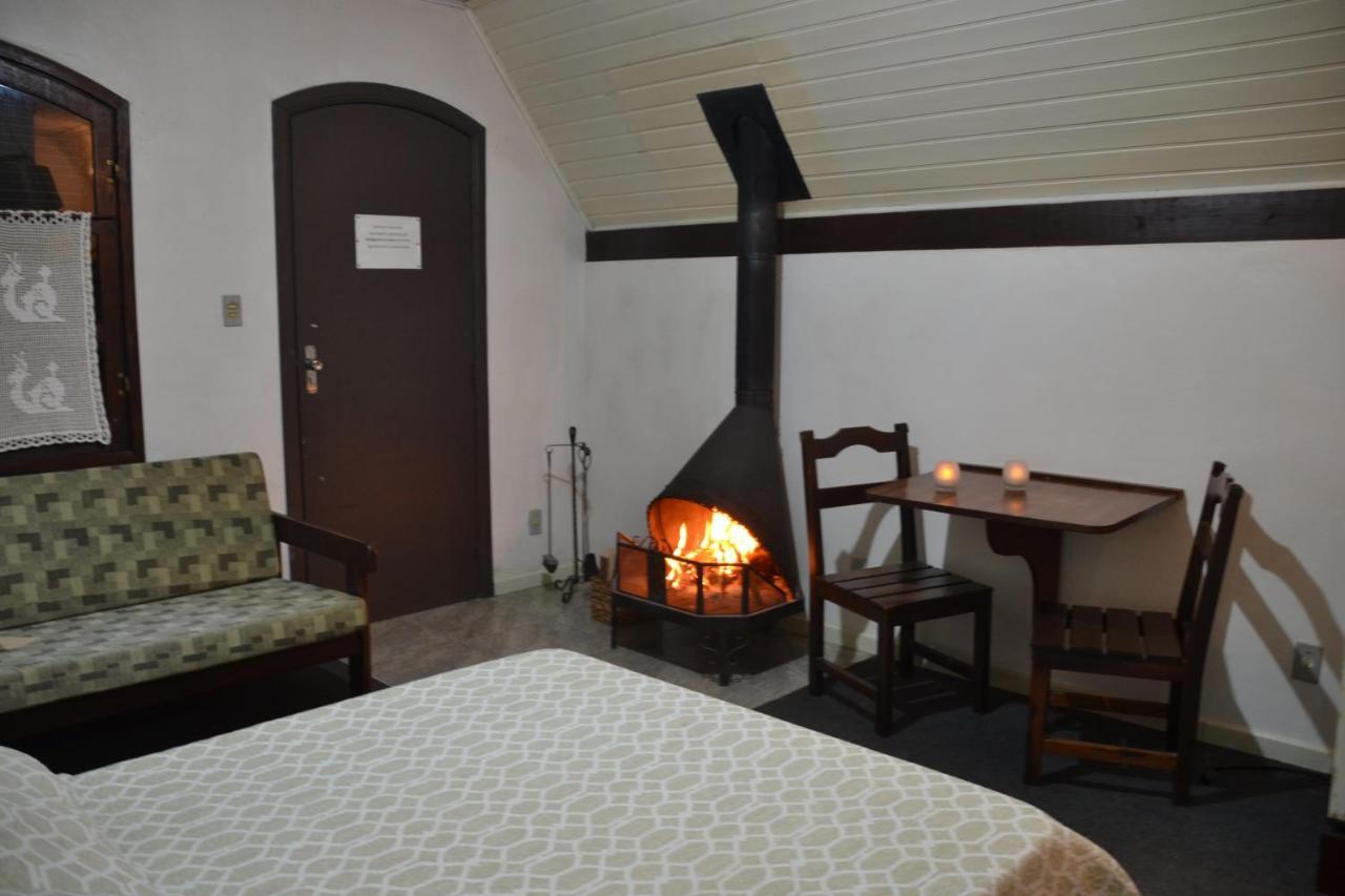 Hotel Pousada Dos Pinheiros Canela Eksteriør bilde