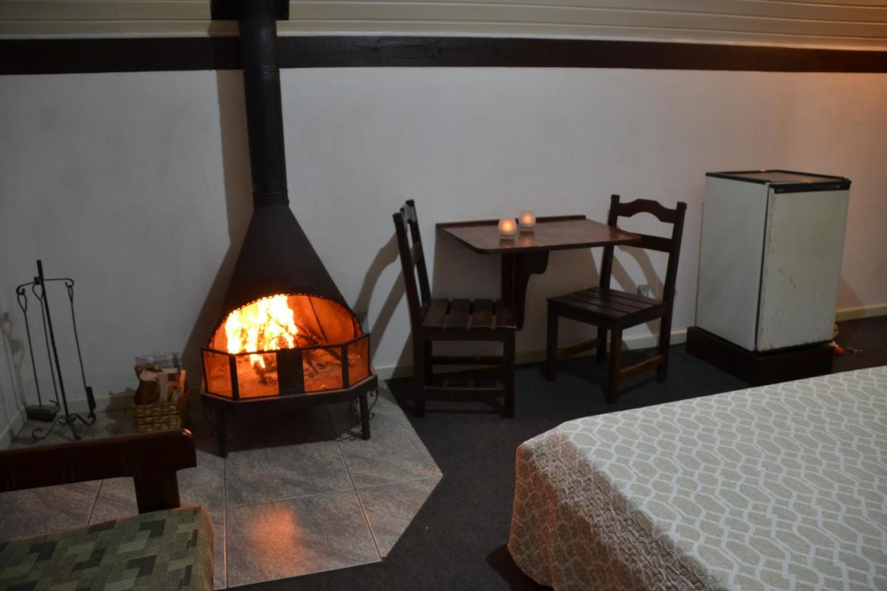 Hotel Pousada Dos Pinheiros Canela Eksteriør bilde